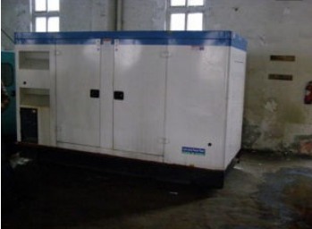 乌鲁木齐康明斯150kw大型柴油二手发电机组 乌鲁木齐康明斯150kw大型柴油二手发电机组